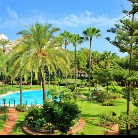 Frontline Sea En Puerto Banus Grey De Albion Marbella