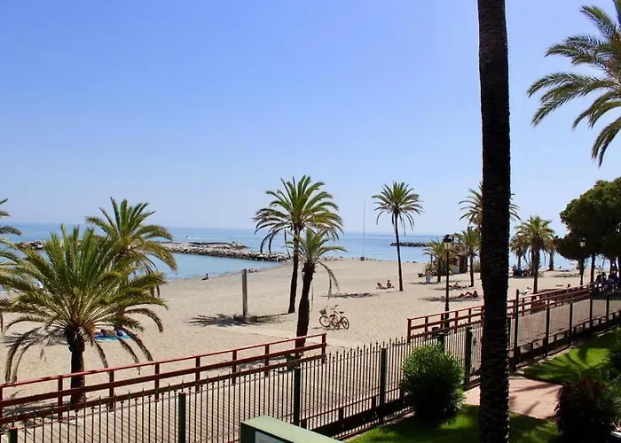 Frontline Sea En Puerto Banus Grey De Albion *