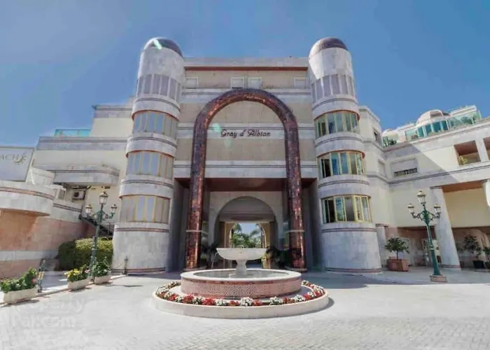 Frontline Sea En Puerto Banus Grey De Albion *